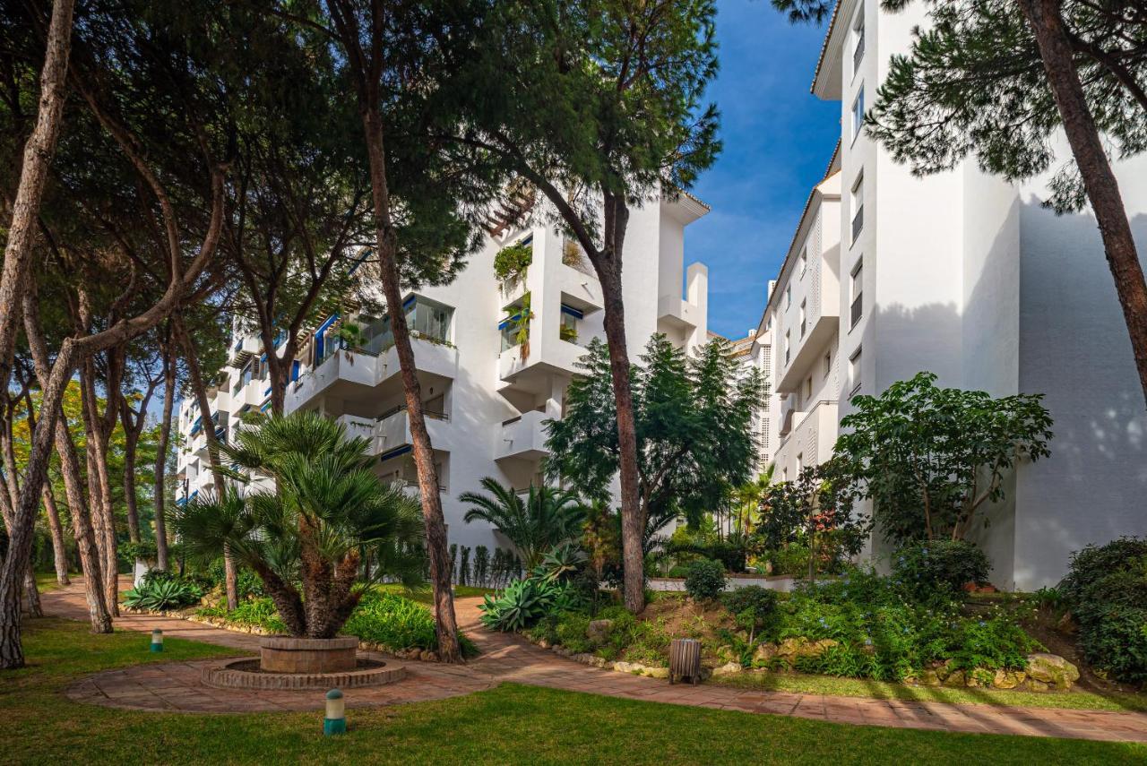 Modern Apartment - 2 Bedrooms, Beachside - Puerto Banus Марбеля Екстериор снимка