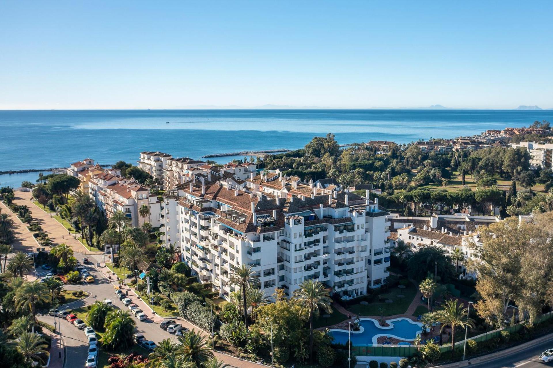 Modern Apartment - 2 Bedrooms, Beachside - Puerto Banus Марбеля Екстериор снимка