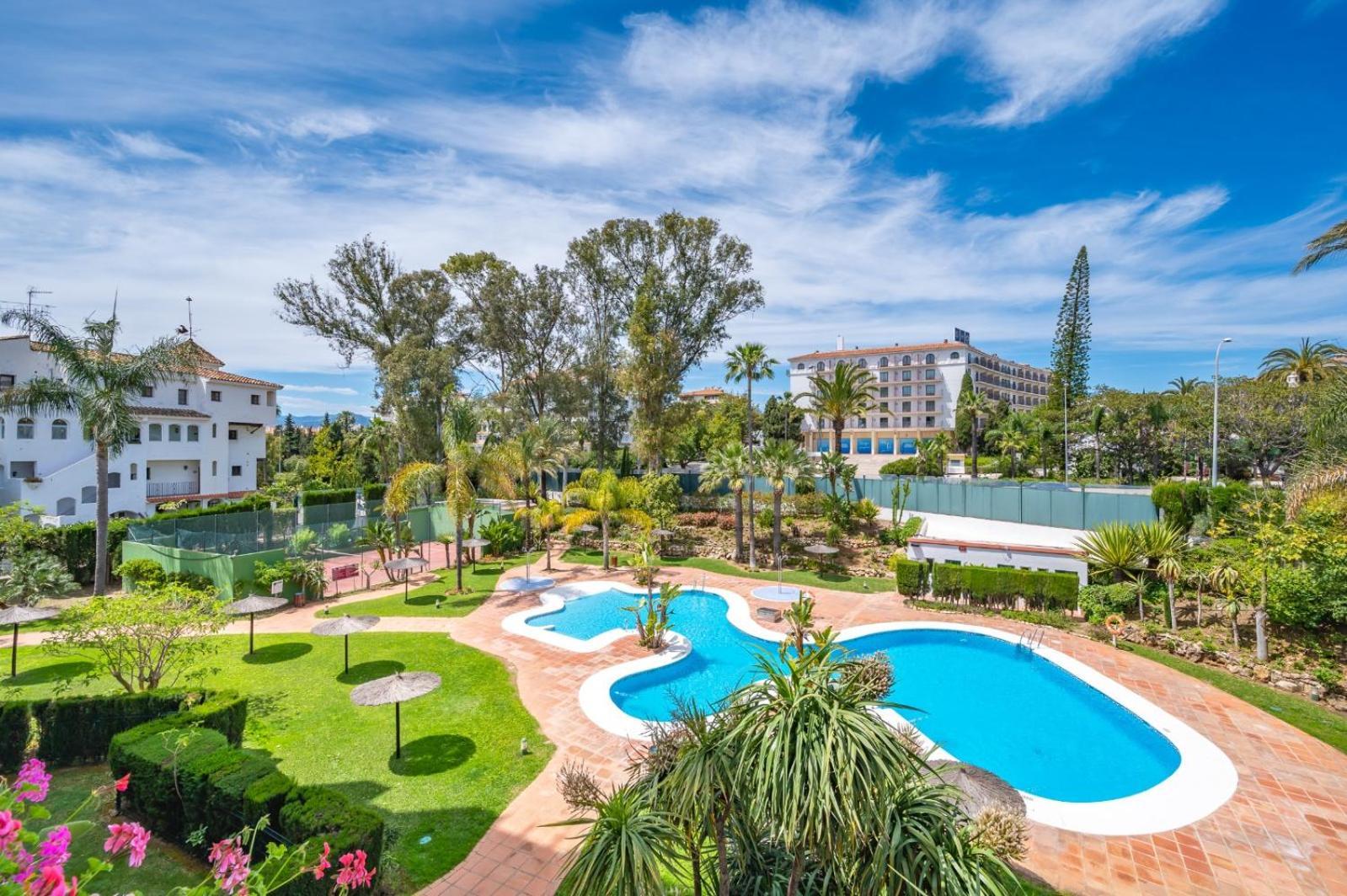 Modern Apartment - 2 Bedrooms, Beachside - Puerto Banus Марбеля Екстериор снимка