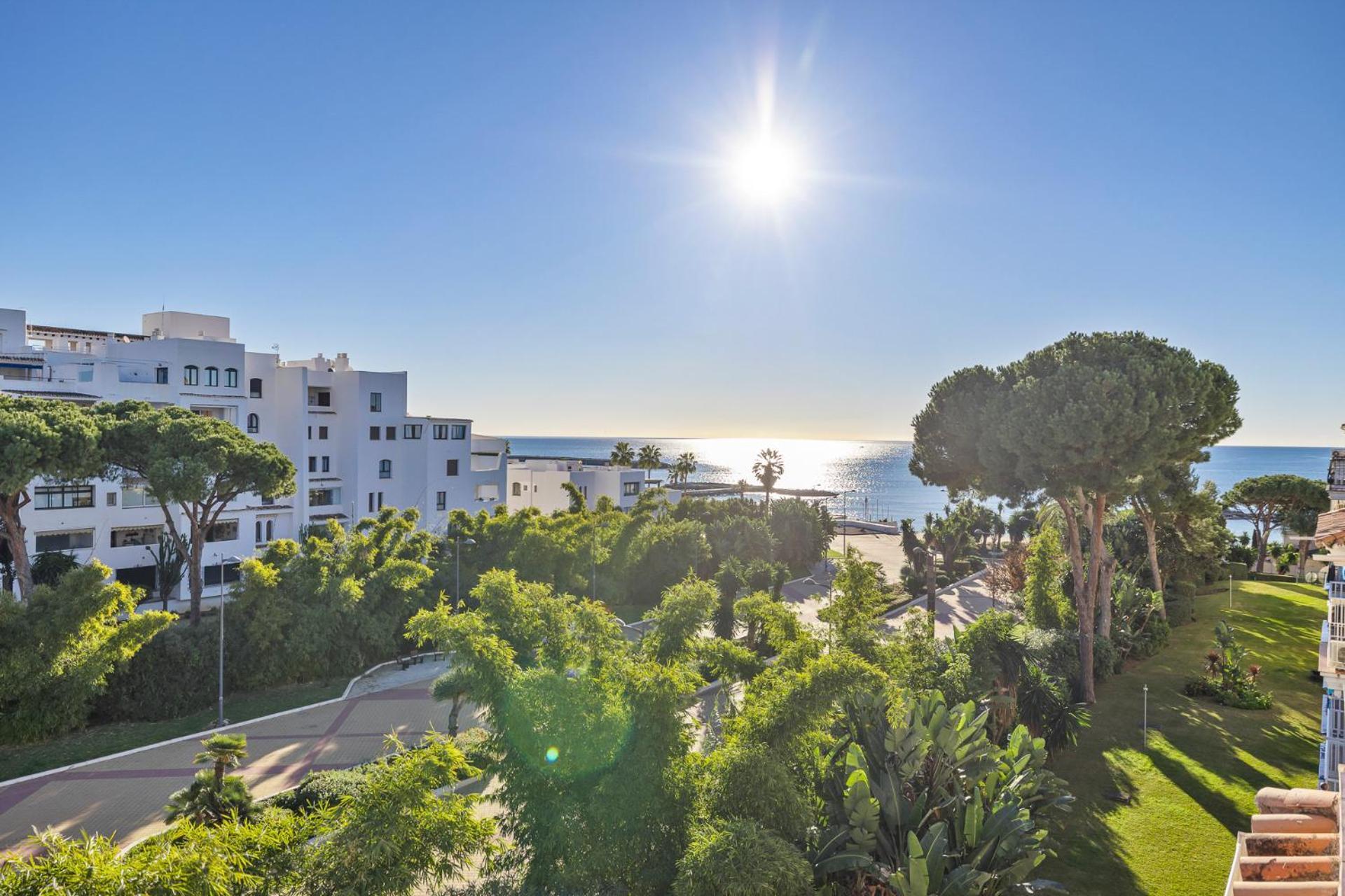 Modern Apartment - 2 Bedrooms, Beachside - Puerto Banus Марбеля Екстериор снимка